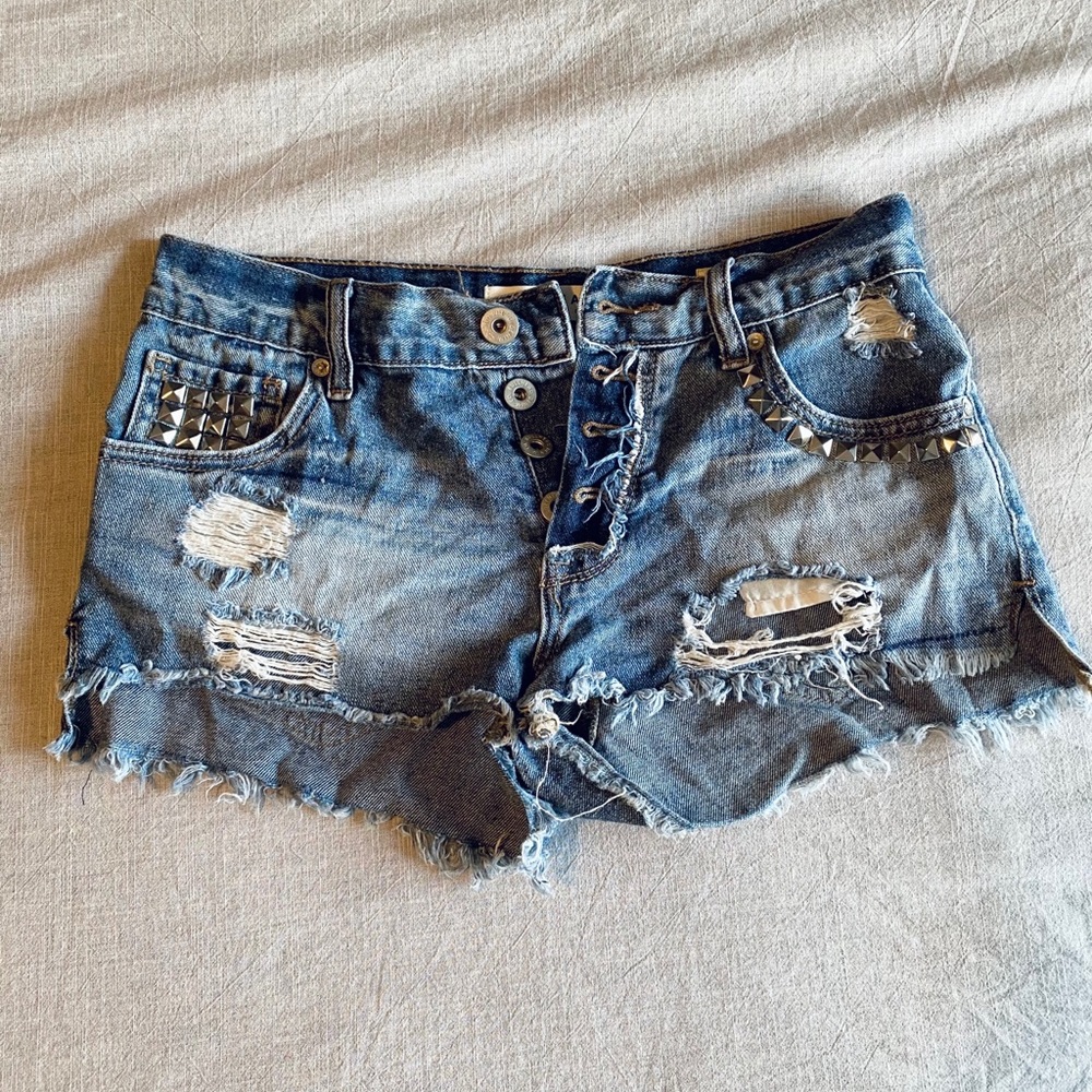 Bullhead women’s denim shorts